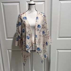 NWT BloomChic Floral Open Front Kimono